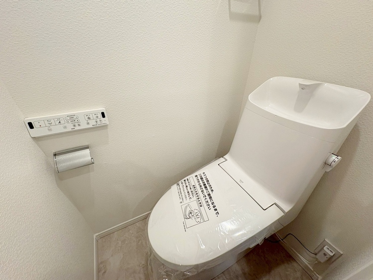 トイレ 暮らしの中のさりげないひとときの快適さにも、こだわりを、持って設備を配しております。