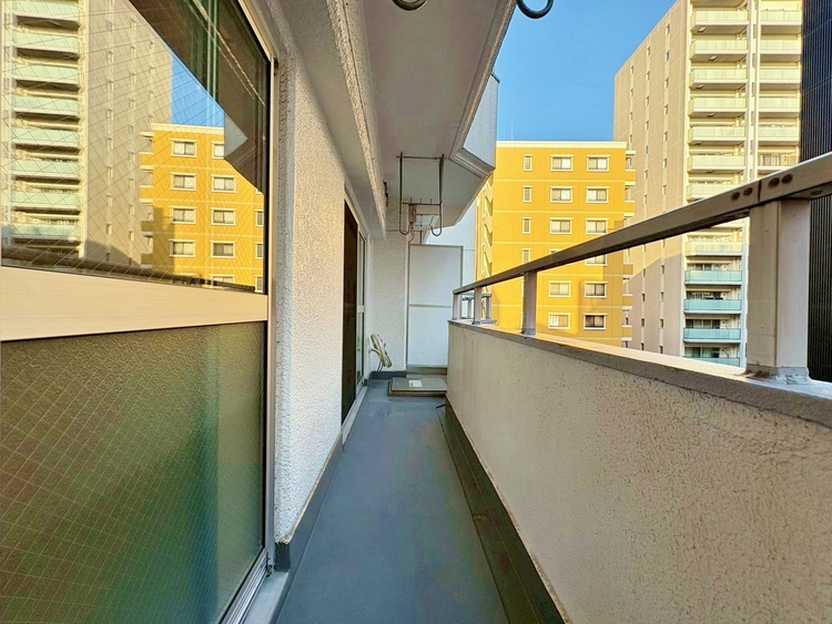 バルコニー 暮らしの中で、光と風を演出してくれるバルコニー。