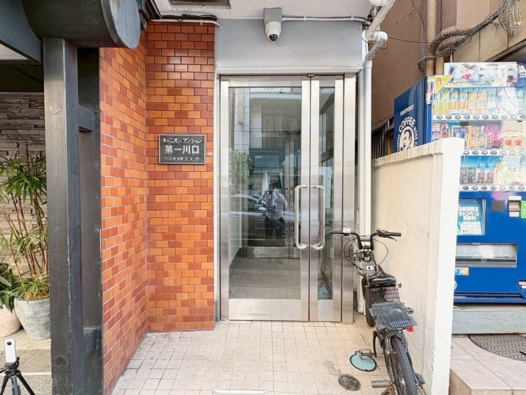 エントランス 外と内をつなぐエントランスは、まさに顔となる場所。