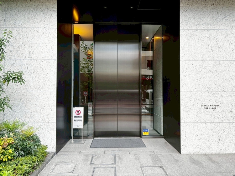 エントランス 外と内をつなぐエントランスは、まさに顔となる場所。