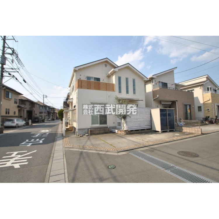 外観 南東南西角地につき日当たり、解放感良好