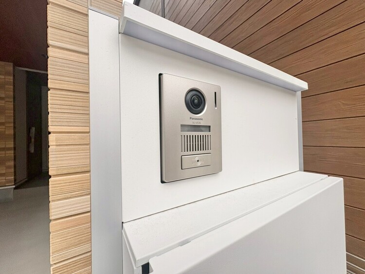 その他 誰が来てもわかる様にカメラ付きインターホンを設置。