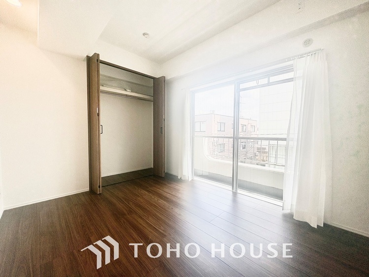 内装 ◆子供部屋◆冷涼な風、そよぐリビング。だんらんの場所はここから始まり、ここで終わる。家族の笑顔が集う素敵な場所だから、こだわり抜いた思いが詰まっているのだと思う。