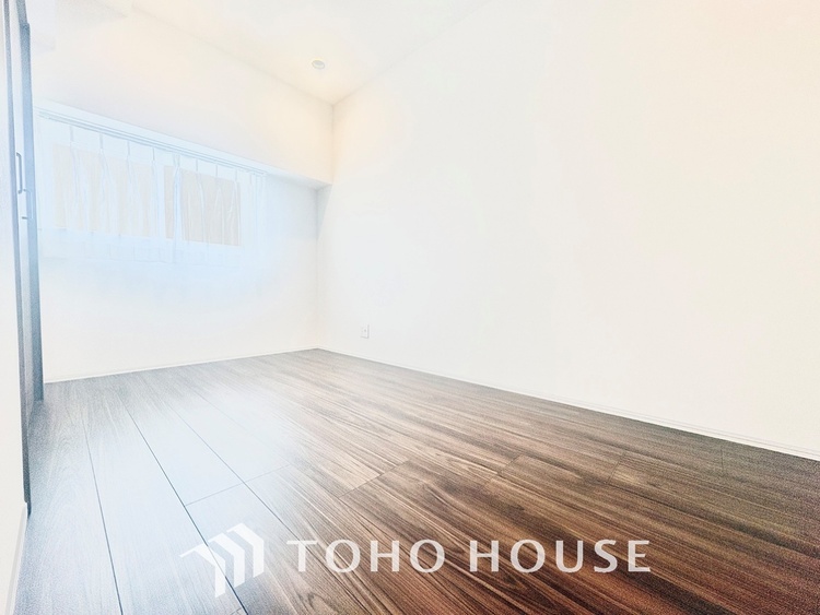 内装 ◆闇夜の輝き◆オレンジ色の光は大人になった今の僕にはわかる。1日の終わりを伝えに来たわけではなく、また明日が来る方へ導いてくれた事を。