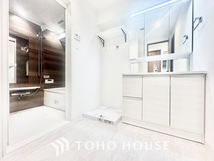 洗面 ◆洗面◆清潔感のある水回り。白で統一されたスタイリッシュな空間。毎日使う場所だから究極にシンプルにこだわりました。