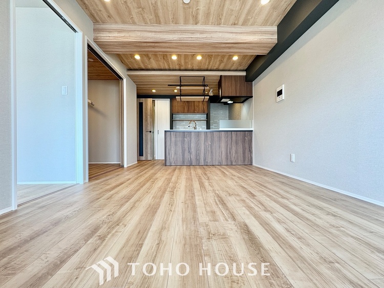 内装 【LIVING】◆煌びやか◆愛おしい家族との団欒の時間をより一層幸せなものに感じさせる煌びやかなLDK。輝かしい毎日が待っています。