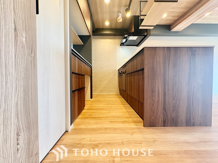 キッチン 【KITCHEN】◆家族のおはよう◆の声を笑顔で迎えてあげられるシステムキッチン。朝ごはんが楽しみでちょっと早起きしたくなるんです。