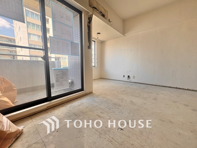 内装 【改装中】感性を育むプライベートルームはシンプルでスマートな空間。好みの空間で読書をしたり、音楽を聞いたりと一人の時間も充実したものにできます。