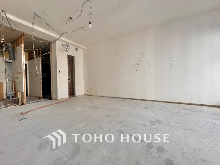 内装 【改装中】◆瀟洒な空間◆落ち着きのある彩が見事に調和させた瀟洒な空間を演出。ここに集まる家族の会話と笑顔が絶え間なく続く幸せな空間。