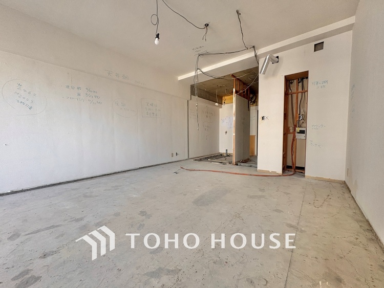 内装 【改装中】リビングこそ居心地のいい暮らしが待っているのだと思う。