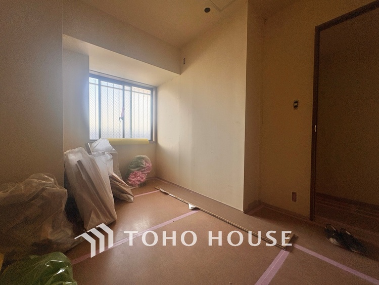 内装 【改装中】寝室は一日の疲れを癒す大切な空間。快適で落ち着けるおすすめの間取りです。