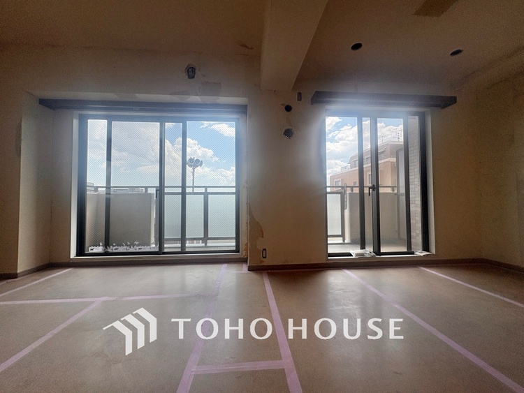 内装 【改装中】ここにはみんなが集い、食事と楽しい会話が始まる。