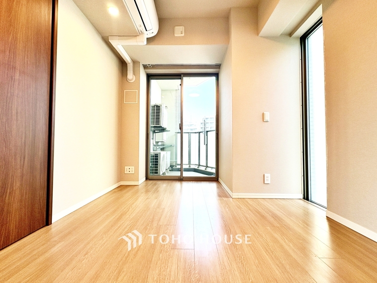 内装 ◆癒しの空間◆室内構成に拘り採光とセンスを散りばめた空間。それは『柔らかさ』に似た素敵な居場所。そこに暮らす人のことを考えつくり出したものは『癒し』という心地よい居場所なんだと思う