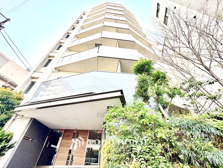 外観 ◆水面に映る◆紅葉を纏った山々を眺め、美しさのあまり感嘆のため息を漏らした事は無いだろうか。いつしか忘れかけていた自然の美しさと力強さを思い出させてくれる、そんな景色がここにもある。