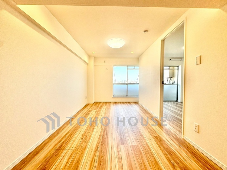 内装 【リビング】家族が自然と集まりたくなる、心地よい広さの空間。