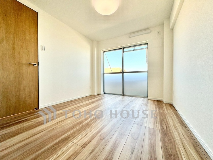 内装 【居室】家具のレイアウトがしやすく、暮らしに合わせやすい物件。