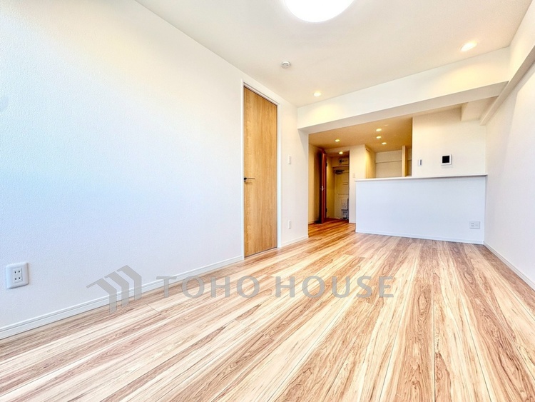 内装 【リビング】ゆったりとした空間で、それぞれが自由に過ごせる物件です