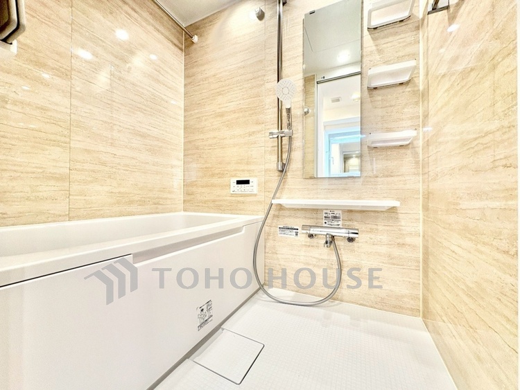 風呂 【浴室】一日の疲れをゆっくり癒してくれる、落ち着いた浴室空間です。