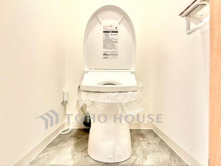 トイレ 【トイレ】落ち着いた空間に仕上がっており快適にご使用できそうです。