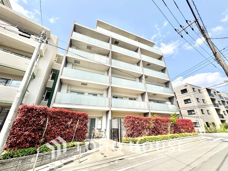 外観 【外観】整った街並みに映える外観デザイン。住環境の良さを感じられる住まいです。