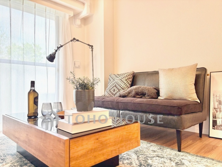 内装 【リビング】食事も団らんもくつろぎも、この空間が暮らしの中心に。