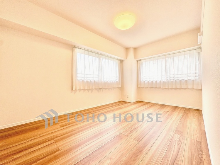 内装 【居室】朝はやわらかな光に包まれ、気持ちよく一日始められます。