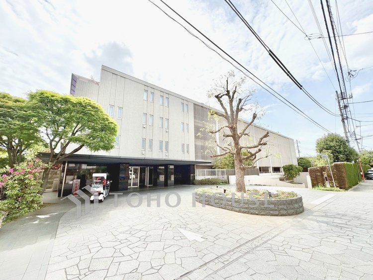 外観 【外観】落ち着いた街並みに調和する外観。住まいとしての安心感を感じられる佇まいです。