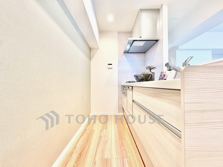 キッチン 【キッチン】家事動線にも配慮され、暮らしをスムーズにしてくれます。