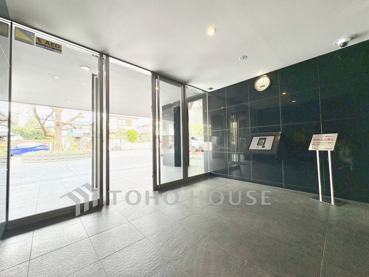 外観 【ロビー】落ち着いた雰囲気に包まれたロビー空間。住まう方や訪れる人を優しく迎えてくれる共用スペースです。