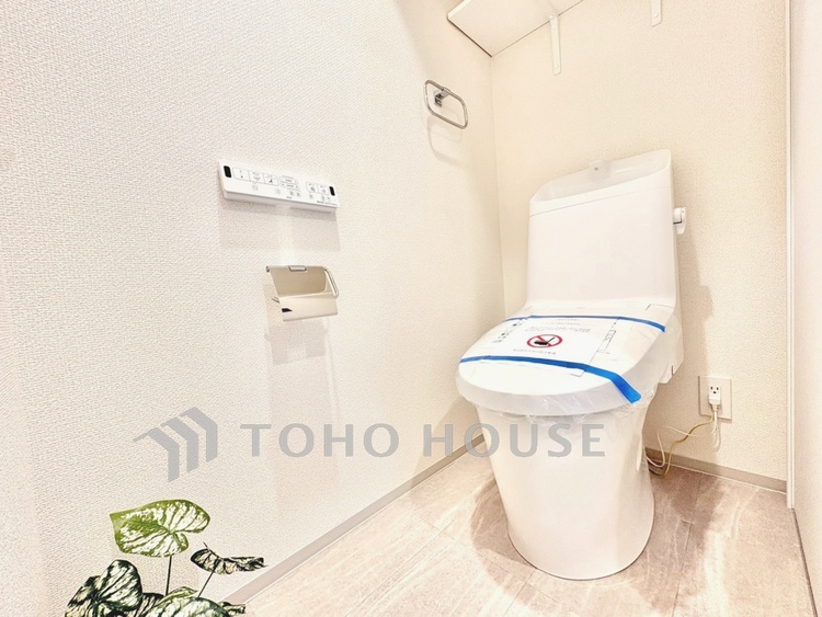 トイレ 【トイレ】落ち着いた空間に仕上がっており快適にご使用できそうです。