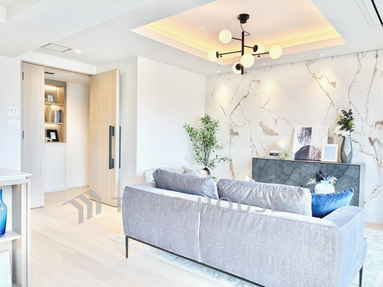 内装 【リビング】食事も団らんもくつろぎも、この空間が暮らしの中心に。