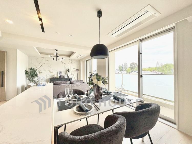 内装 【リビング】このリビングを見た瞬間に、「ここで暮らしたい」と思う。