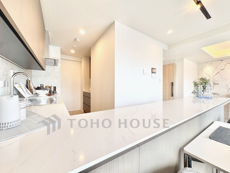 キッチン 【キッチン】ご家族との会話を楽しみながらお料理ができる空間です。の中心になる場所です。