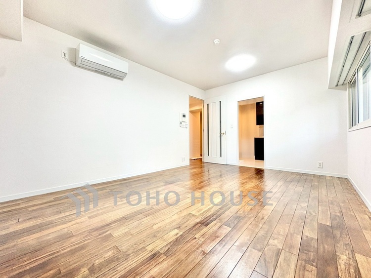 内装 【リビング】開放感のあるリビングは、日常の心地よくしてくれます。