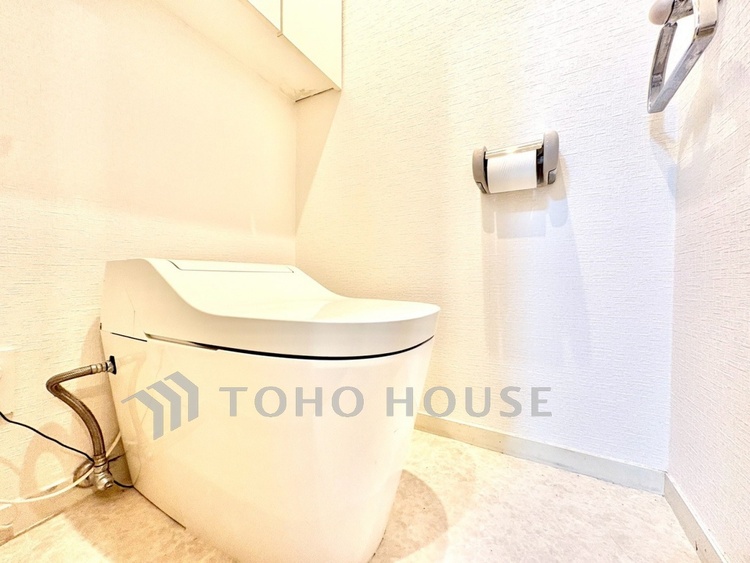 トイレ 【トイレ】落ち着いた空間に仕上がっており快適にご使用できそうです。