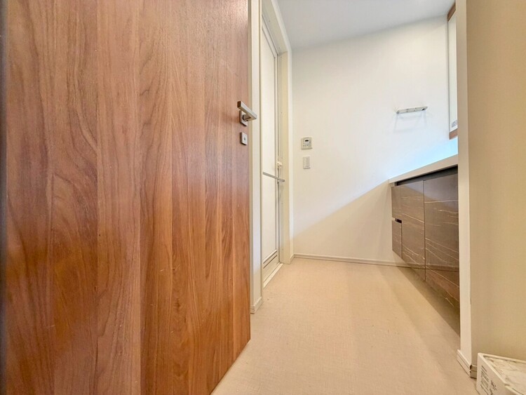 その他 十分な広さの脱衣所。