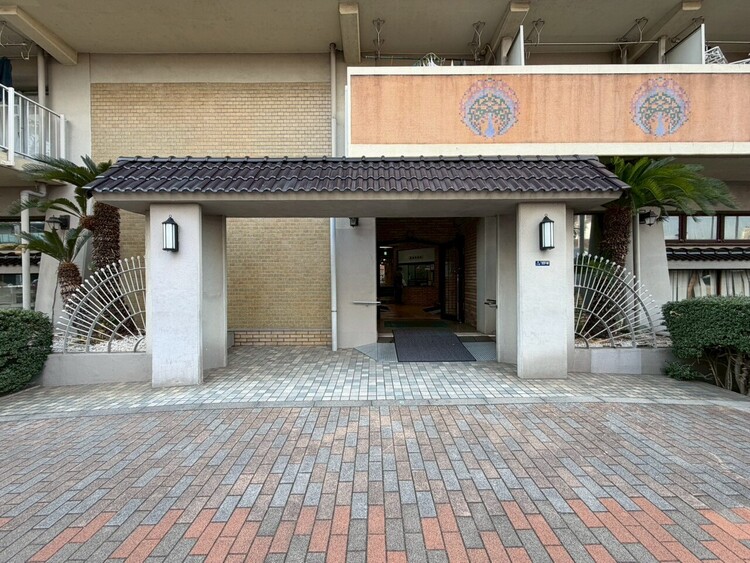 その他 上質感漂う玄関アプローチです。