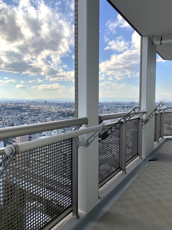その他 朝の澄んだ空気や、夕方に吹く清々しい風を感じられるバルコニー。