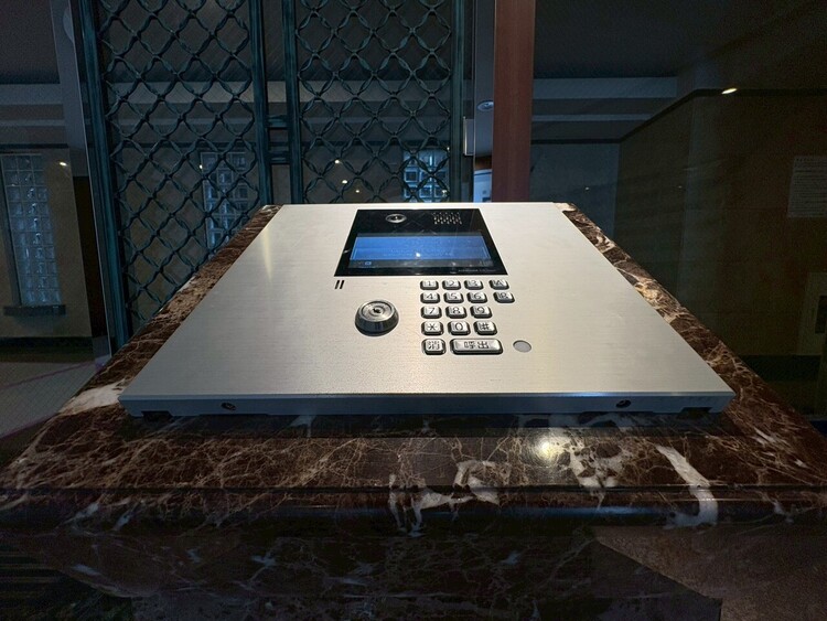 その他 誰が来てもわかる様にモニター付きインターホンを設置。