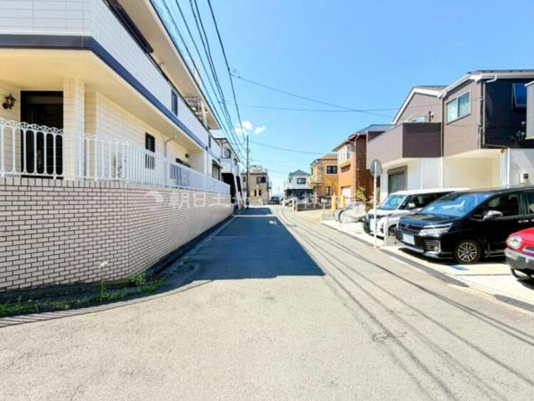 外観 陽射しと心地よい風が自慢の角地！新鮮な空気と光が広がる空間！