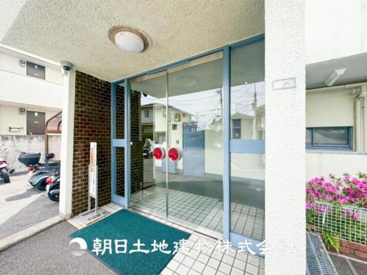エントランス 【エントランス】時間のゆとりと空間、暖かな陽光がもたらす光と風を独占してください。新しい暮らしが始まります。