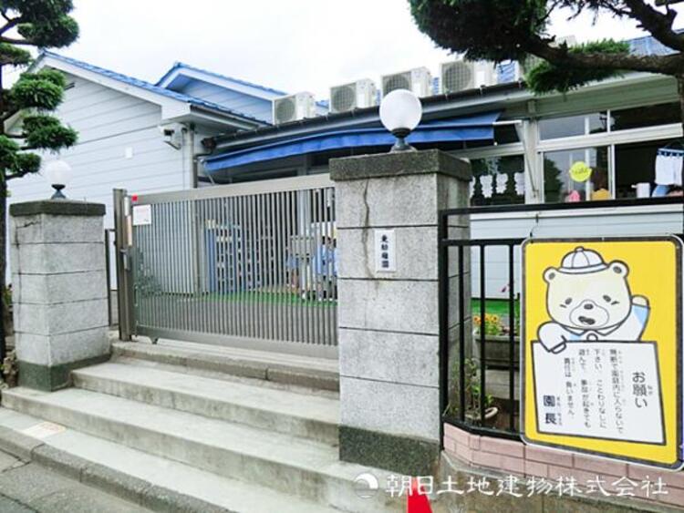 周辺 【東幼稚園】660ｍ　３００人超の大規模園で豊かな人間関係を築くことができます。のびのびと自由に育てることを大切にしています。預かり時間が長く共働き世帯の味方です。