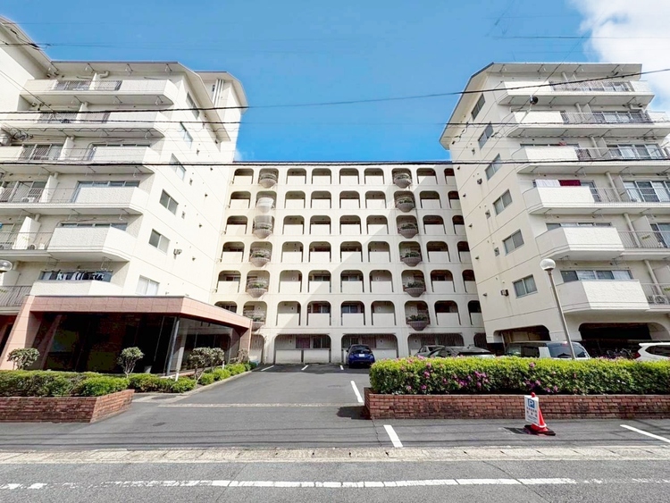 外観 資料には掲載していない情報が、現地にはたくさんあります。是非一度、現地をご確認ください。