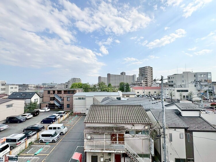 その他 窓を開けると広がる青空。心をリフレッシュして日々を過ごしていきましょう。