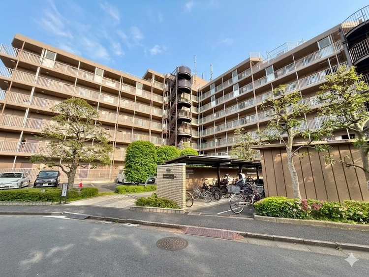外観 資料には掲載していない情報が、現地にはたくさんあります。是非一度、現地をご確認ください。