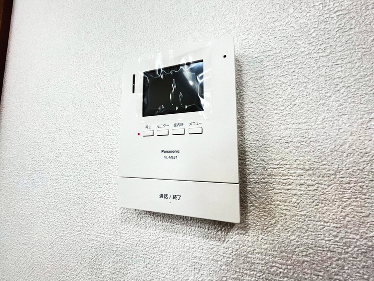設備 来訪者の様子を室内モニターでチェック。セキュリティ面でも安心です。