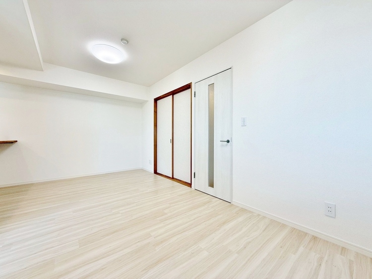 居間 飾り過ぎないシンプルな内装と偏り過ぎないデザインで統一しました。