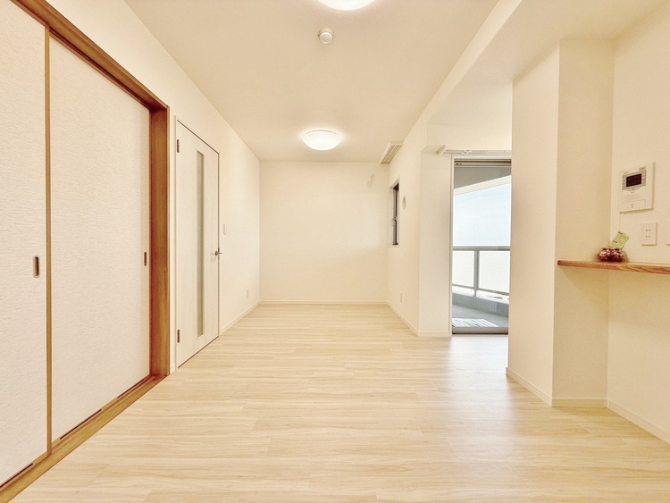 居間 快適に過ごす毎日を求めて、暮らしの中でご自身の「マイホーム」に創り上げてください。