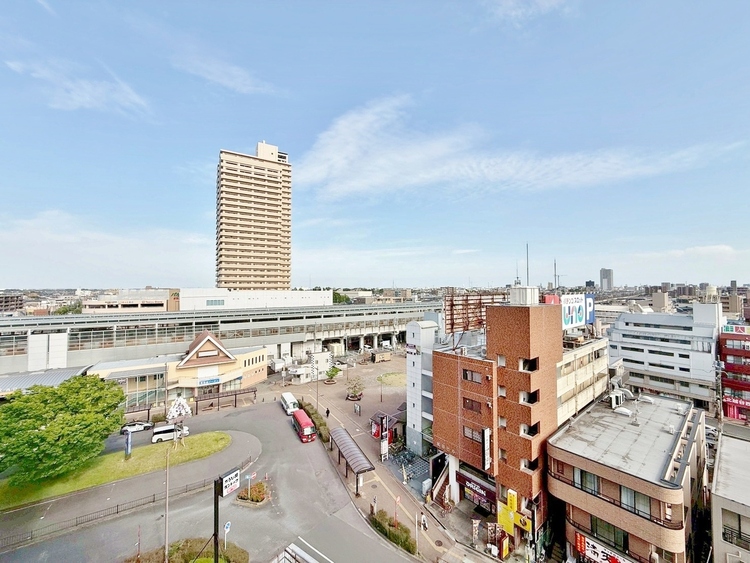 バルコニー 窓を開けると広がる青空。心をリフレッシュして日々を過ごしていきましょう。