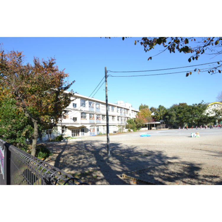 周辺 第二中学校(約1040m)